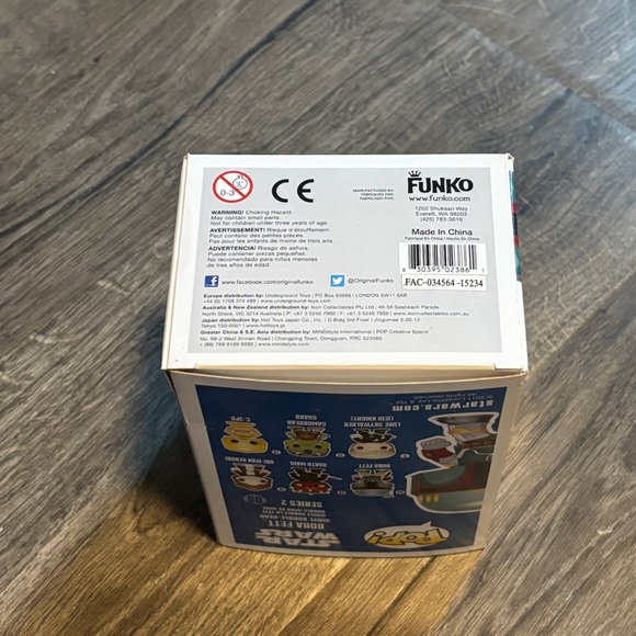 Funko Pop Boba Fett Figure in Green and Red - Picture 5 of 9